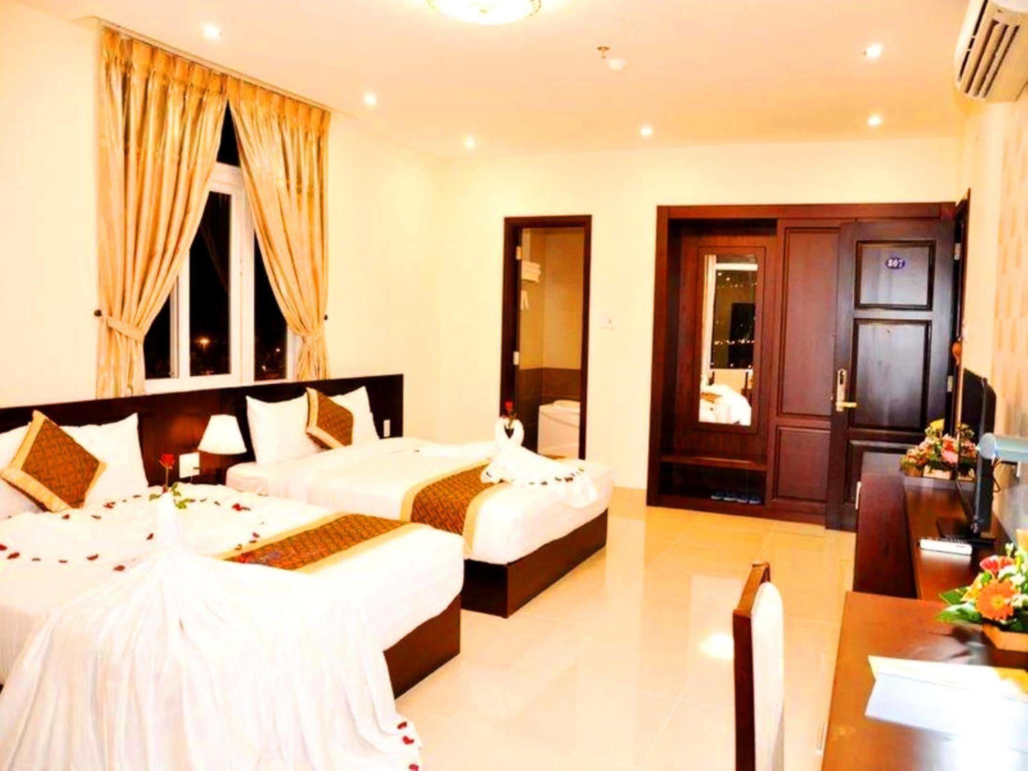 Gia Linh Hotel Дананг Екстер'єр фото